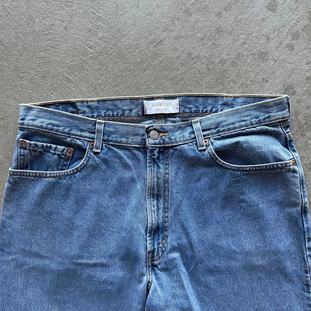 Vintage Levis 550 Jeans Size 38x30 Blue Light Wash Denim Relaxed Fit Straight